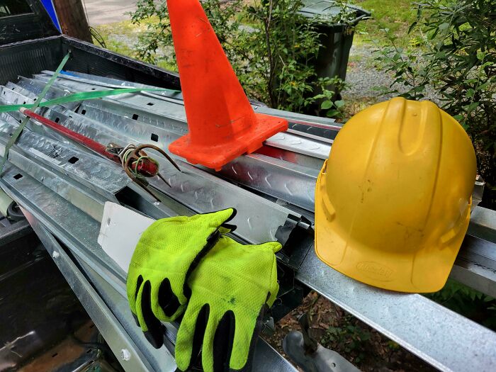 55 Dumpster Diving Treasures Your Neighborhood Raccoons Would Be Wowed By (New Pics)