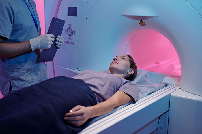 56 Symptoms That Made People See A Doctor And It Turned Out To Be Cancer