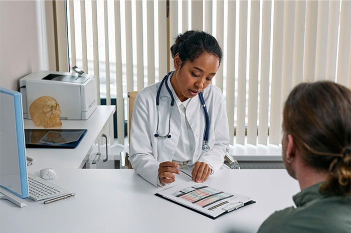 56 Symptoms That Made People See A Doctor And It Turned Out To Be Cancer