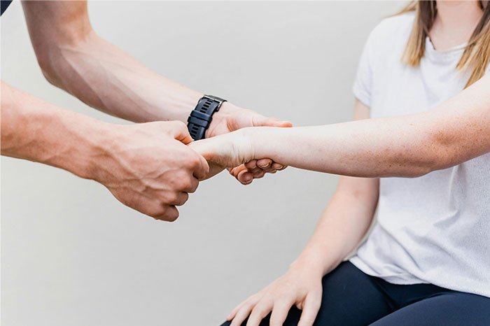 56 Symptoms That Made People See A Doctor And It Turned Out To Be Cancer