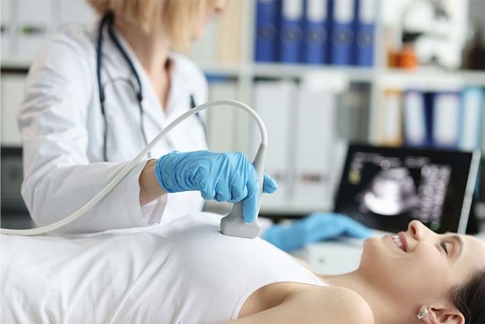 56 Symptoms That Made People See A Doctor And It Turned Out To Be Cancer