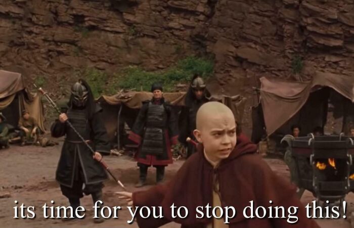 This Online Group Is Dedicated To Bad Movie Details And Here Are 81 Of The Most Confusing Ones (New Pics) This Online Group Is Dedicated To Bad Movie Details And Here Are 81 Of The Most Confusing Ones (New Pics)