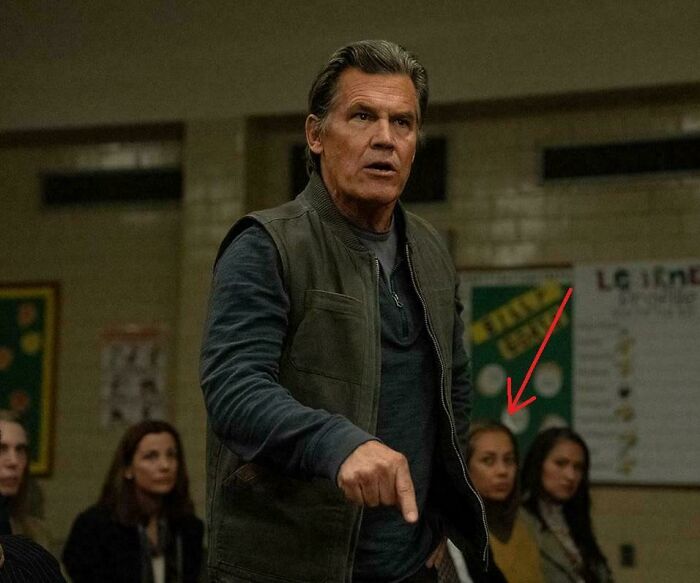 This Online Group Is Dedicated To Bad Movie Details And Here Are 81 Of The Most Confusing Ones (New Pics) This Online Group Is Dedicated To Bad Movie Details And Here Are 81 Of The Most Confusing Ones (New Pics)