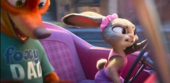 This Online Group Is Dedicated To Bad Movie Details And Here Are 81 Of The Most Confusing Ones (New Pics) This Online Group Is Dedicated To Bad Movie Details And Here Are 81 Of The Most Confusing Ones (New Pics)