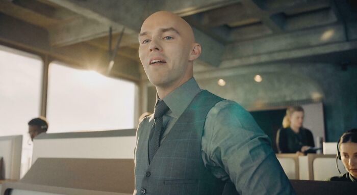 This Online Group Is Dedicated To Bad Movie Details And Here Are 81 Of The Most Confusing Ones (New Pics) This Online Group Is Dedicated To Bad Movie Details And Here Are 81 Of The Most Confusing Ones (New Pics)