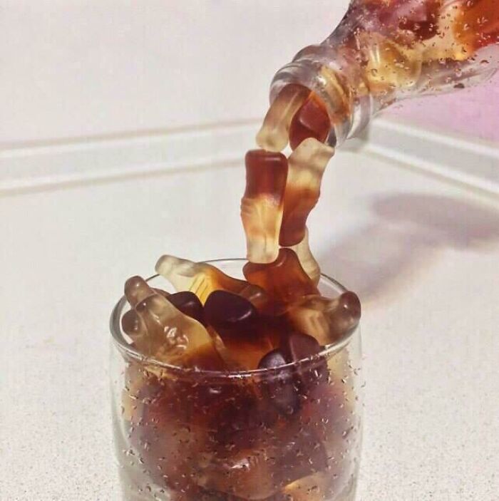 91 Pics That Came Out So Weird, They Became Blessed And Cursed All At Once