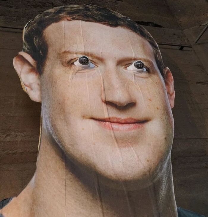 91 Pics That Came Out So Weird, They Became Blessed And Cursed All At Once