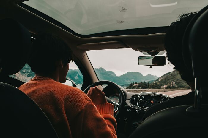 26 Driving Scenarios That’ll Test If You Still Know The Rules Of The Road