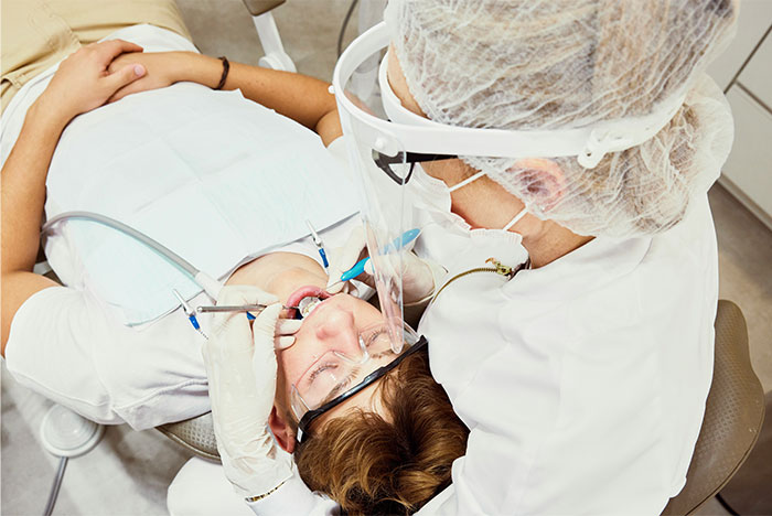 59 Bone-Chilling And Hilarious Stories From People Who Shouldn’t Have Woken Up During Surgery