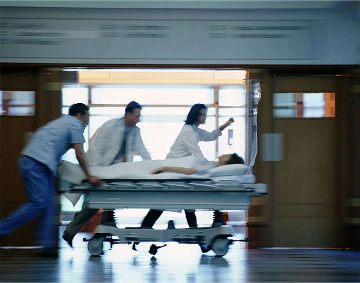 59 Bone-Chilling And Hilarious Stories From People Who Shouldn’t Have Woken Up During Surgery