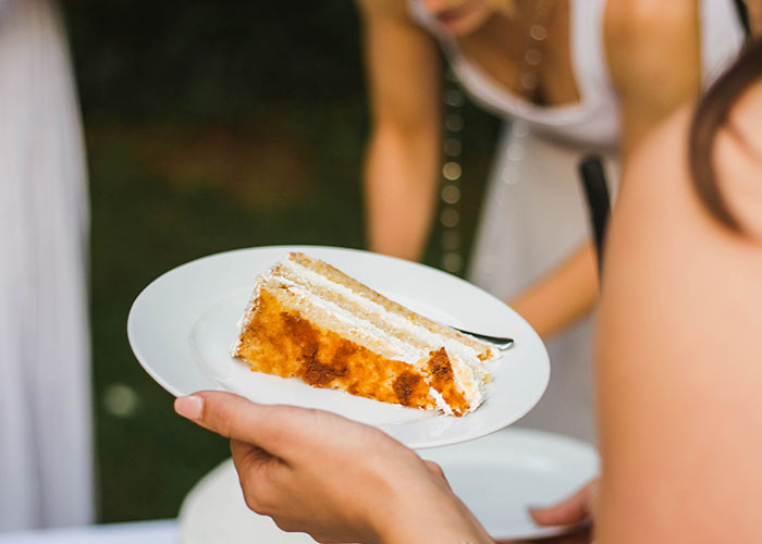 Wedding Vendors Leave Bride With No Cupcakes Because Of Her Allergy