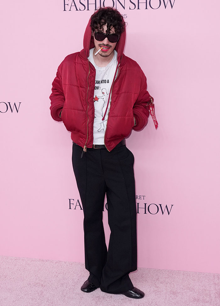 “My Eyes Are Literally Bleeding!”: 30 Stars Who Totally Missed The Mark At Victoria’s Secret 2025