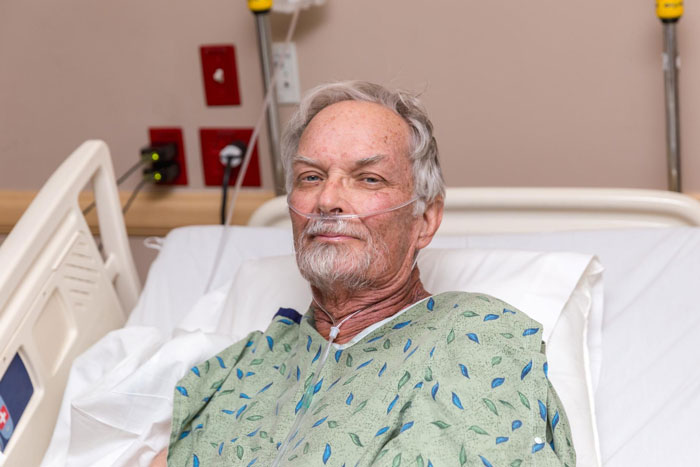 Man Cancels Life-Saving Liver Donation After Recipient Accuses His GF Of Theft, Regrets It Later