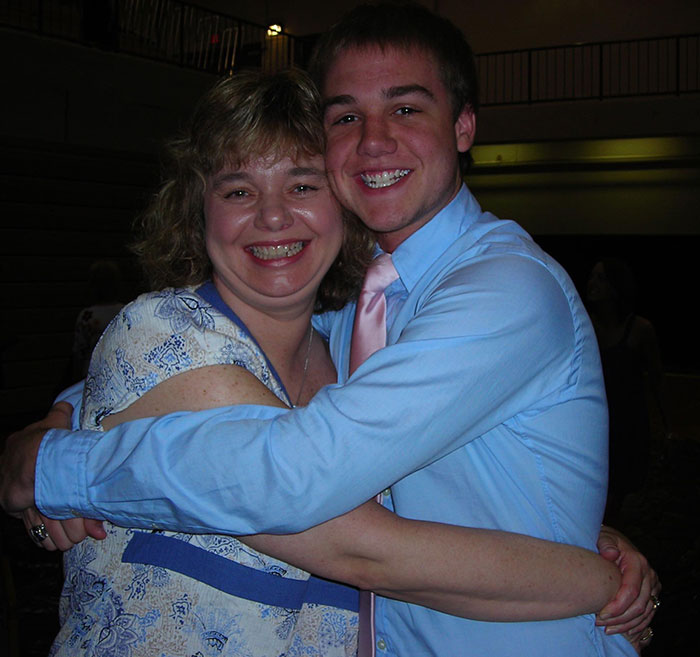 &#8220;This Made Me Cry&#8221;: Strong Reactions After Mom Of Taylor Swift&#8217;s Late Friend Breaks Her Silence