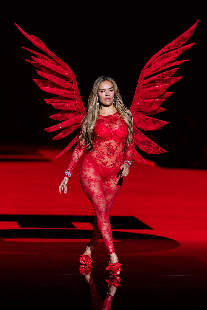 The Most Iconic Looks From The 2025 Victoria’s Secret Fashion Show