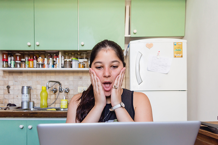 Teen Finds Stepmom’s Fake Sob Story About Difficult Stepkids Online, Exposes Her With Receipts