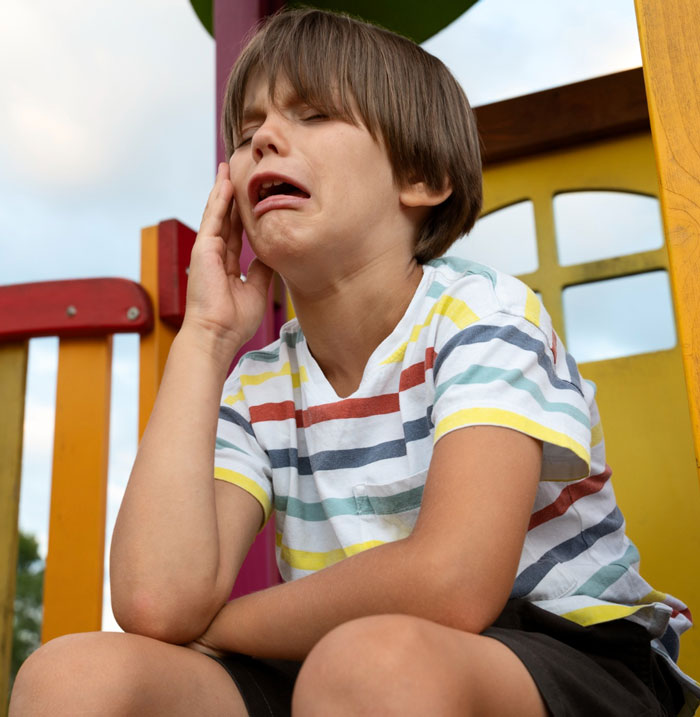 Guy Makes Kid Cry Multiple Times On A Plane After Saying &#8220;No,&#8221; Mom Calls Him Out