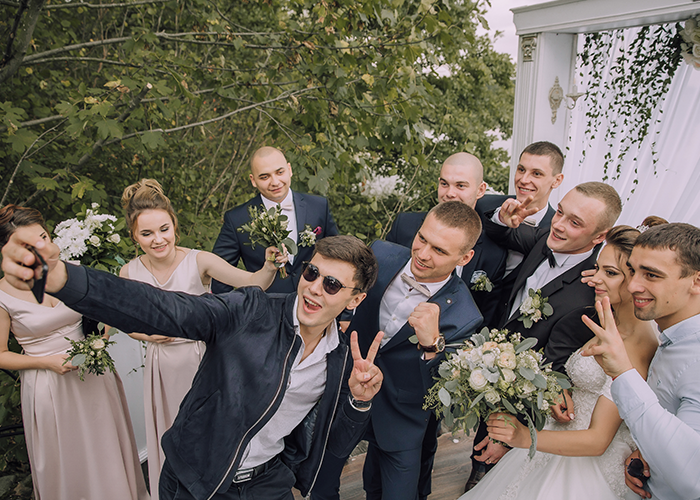 Man’s Stepdaughter Chooses Her “Real Dad” To Walk Her Down The Aisle, So He Pulls The Plug