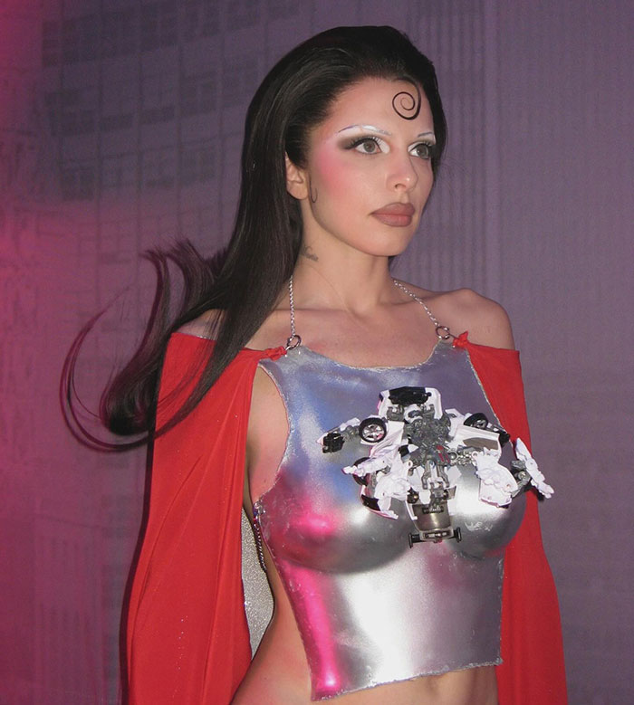 &#8220;Desperate&#8221;: Julia Fox’s Barely-There Dress At A Gala Sparks Backlash Online