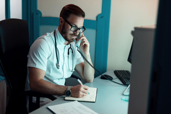 28 True Horror Stories From Hospital Staff That Might Make You Look Twice In The ER