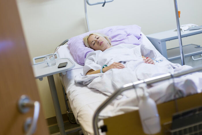28 True Horror Stories From Hospital Staff That Might Make You Look Twice In The ER