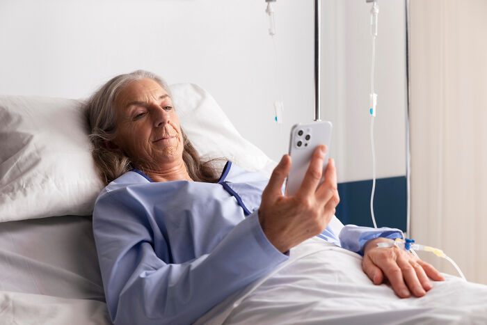 28 True Horror Stories From Hospital Staff That Might Make You Look Twice In The ER
