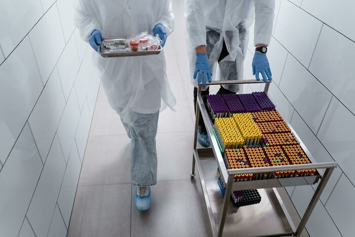 28 True Horror Stories From Hospital Staff That Might Make You Look Twice In The ER