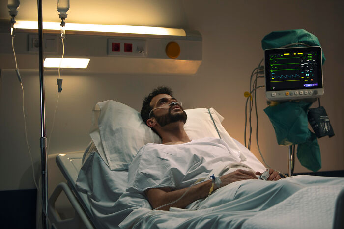28 True Horror Stories From Hospital Staff That Might Make You Look Twice In The ER