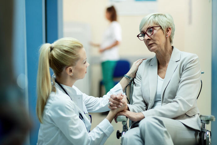 28 True Horror Stories From Hospital Staff That Might Make You Look Twice In The ER