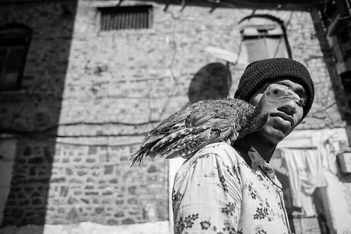 Life On The Streets Of India, Through 20 Beautiful Black-And-White Photos