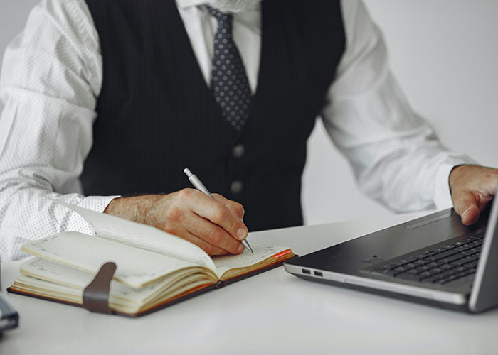 35 Workers Who Outsmarted Their Toxic Bosses By Following The Rules Too Well