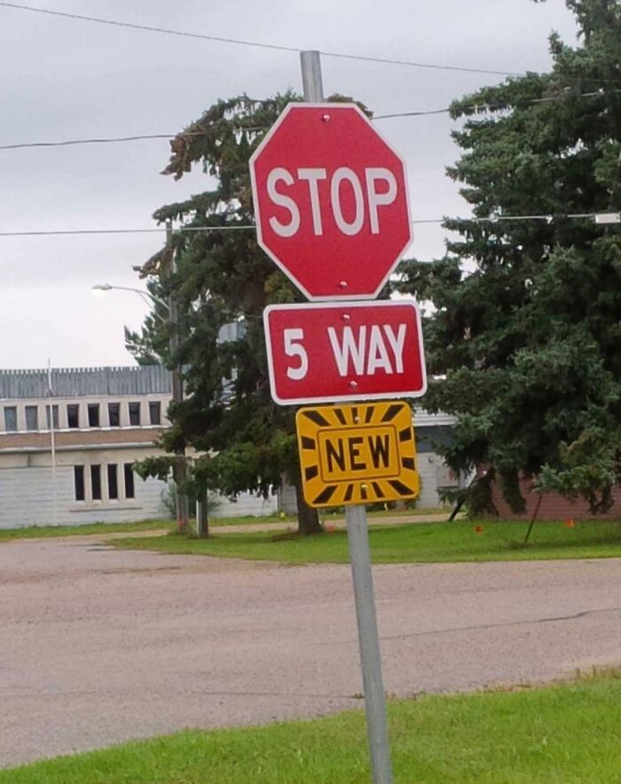 &#8220;Ignore GPS&#8221;: 69 Road Signs So Confusing People Didn&#8217;t Know What They Were Supposed To Do
