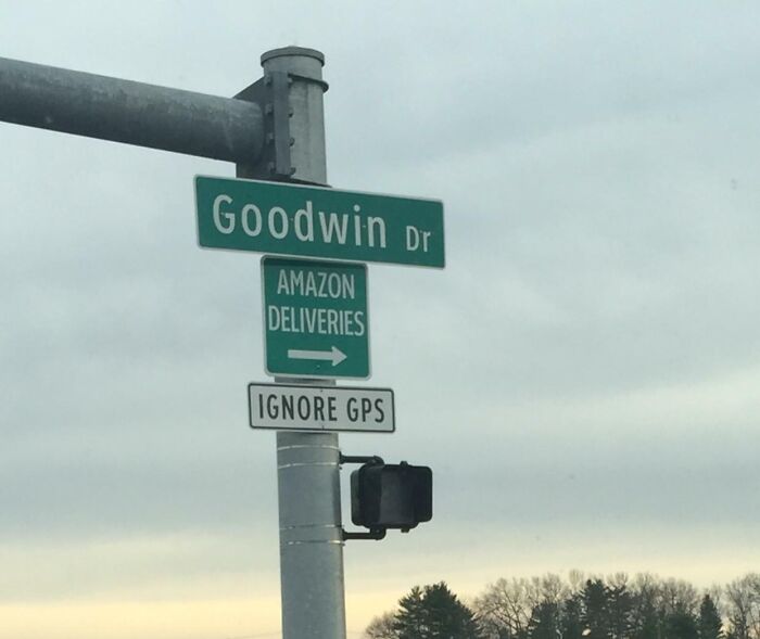 &#8220;Ignore GPS&#8221;: 69 Road Signs So Confusing People Didn&#8217;t Know What They Were Supposed To Do