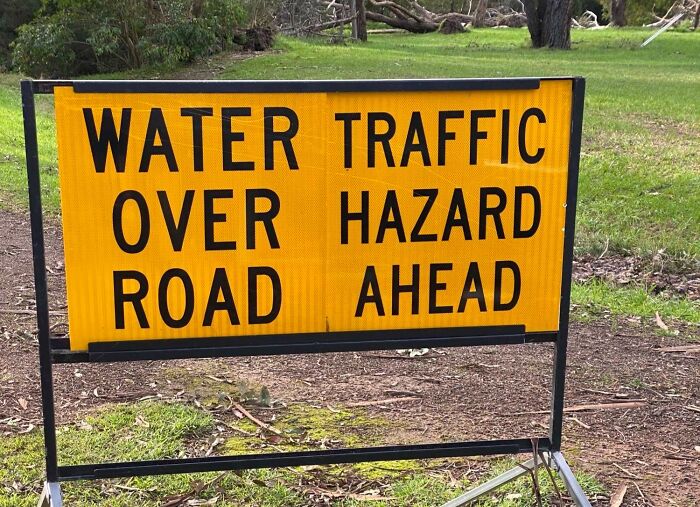 &#8220;Ignore GPS&#8221;: 69 Road Signs So Confusing People Didn&#8217;t Know What They Were Supposed To Do