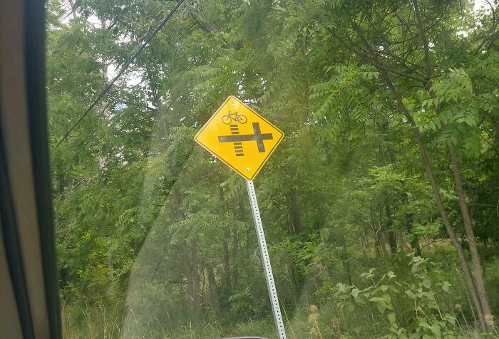 &#8220;Ignore GPS&#8221;: 69 Road Signs So Confusing People Didn&#8217;t Know What They Were Supposed To Do