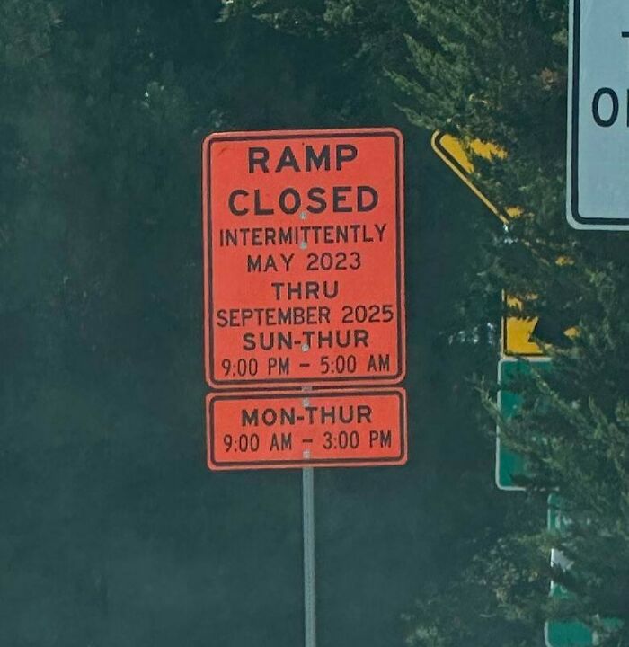 &#8220;Ignore GPS&#8221;: 69 Road Signs So Confusing People Didn&#8217;t Know What They Were Supposed To Do