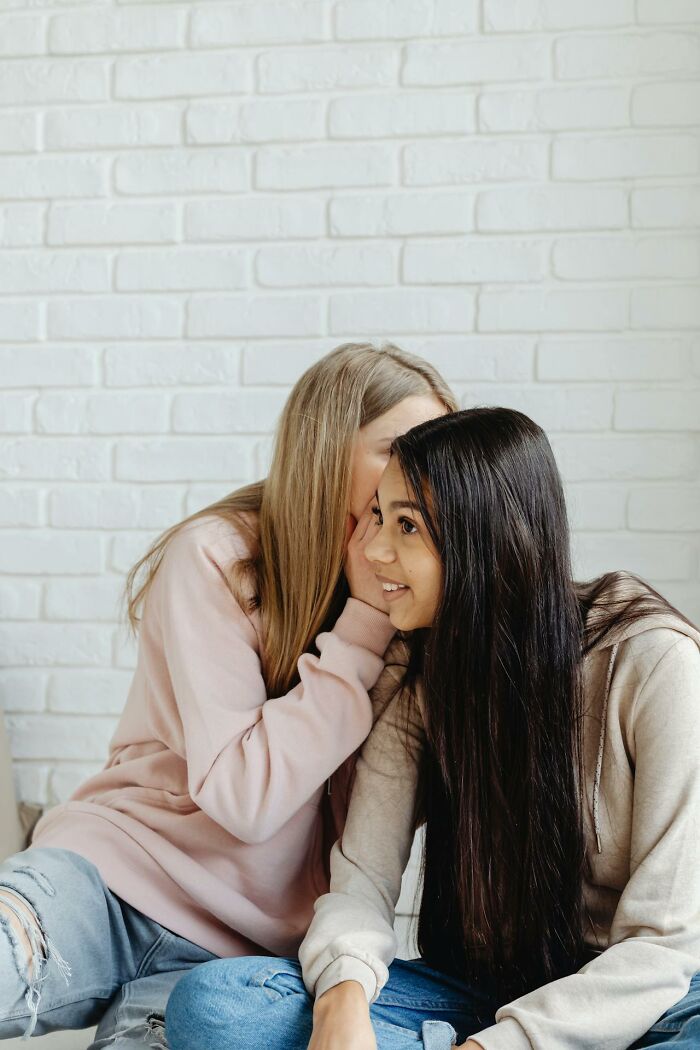 64 Heartbreaking Things Committed By Close Friends That Broke People’s Trust Forever