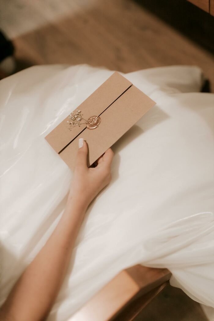64 Heartbreaking Things Committed By Close Friends That Broke People’s Trust Forever