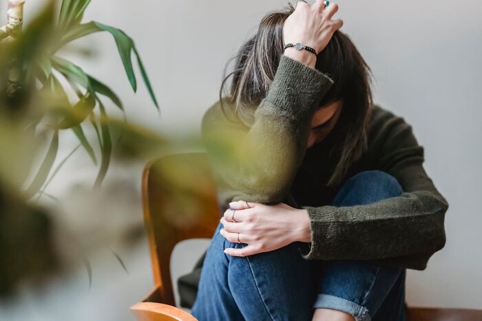 64 Heartbreaking Things Committed By Close Friends That Broke People’s Trust Forever
