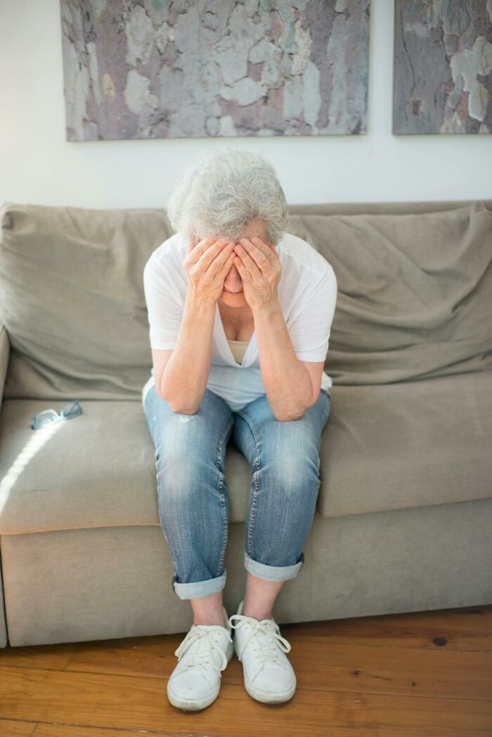 64 Heartbreaking Things Committed By Close Friends That Broke People’s Trust Forever