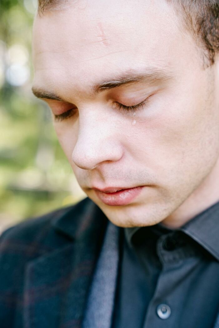 64 Heartbreaking Things Committed By Close Friends That Broke People’s Trust Forever