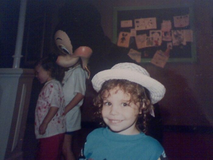 43 Photobombs That Were Either Total Disasters Or Absolute Perfection