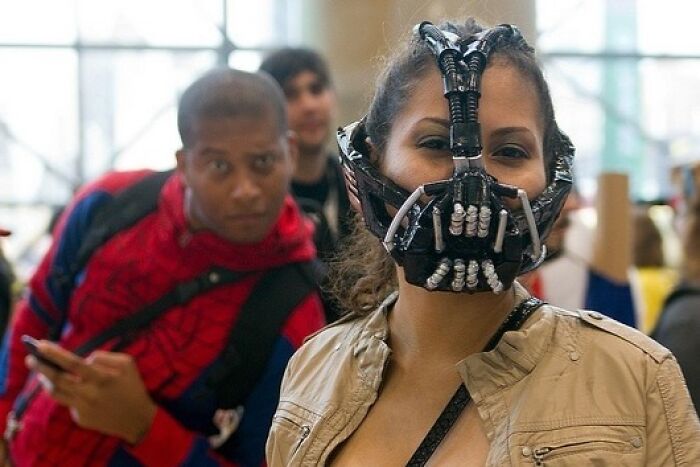 43 Photobombs That Were Either Total Disasters Or Absolute Perfection