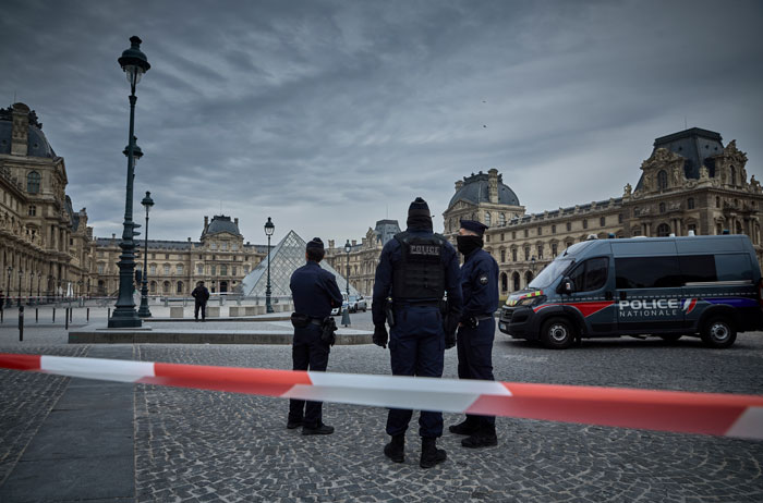 Chainsaw-Wielding Thieves Drop Priceless Crown Outside The Louvre In Bizarre Scooter Getaway
