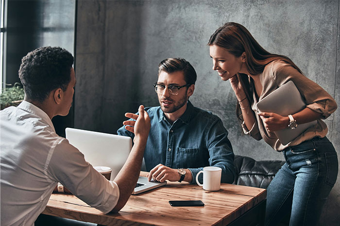 36 People With High Social Skills Share The Biggest Mistakes Others Make In Conversations