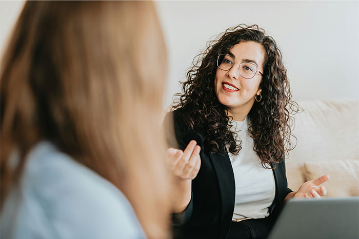 36 People With High Social Skills Share The Biggest Mistakes Others Make In Conversations