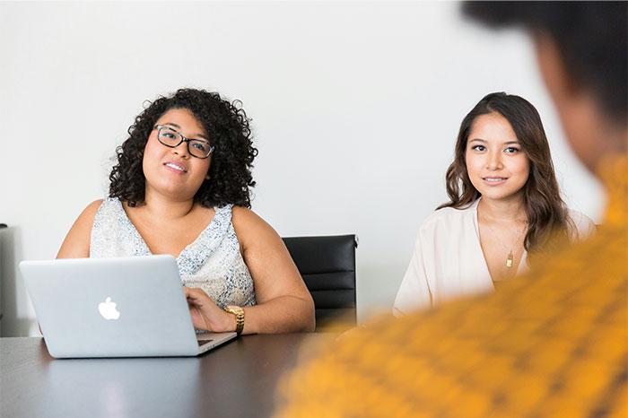 36 People With High Social Skills Share The Biggest Mistakes Others Make In Conversations