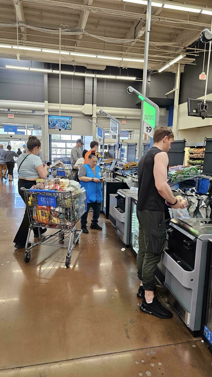 135 Of The Wildest “People Of Walmart” Pics To Prove That It&#8217;s A Place Like Nowhere Else (New Pics)