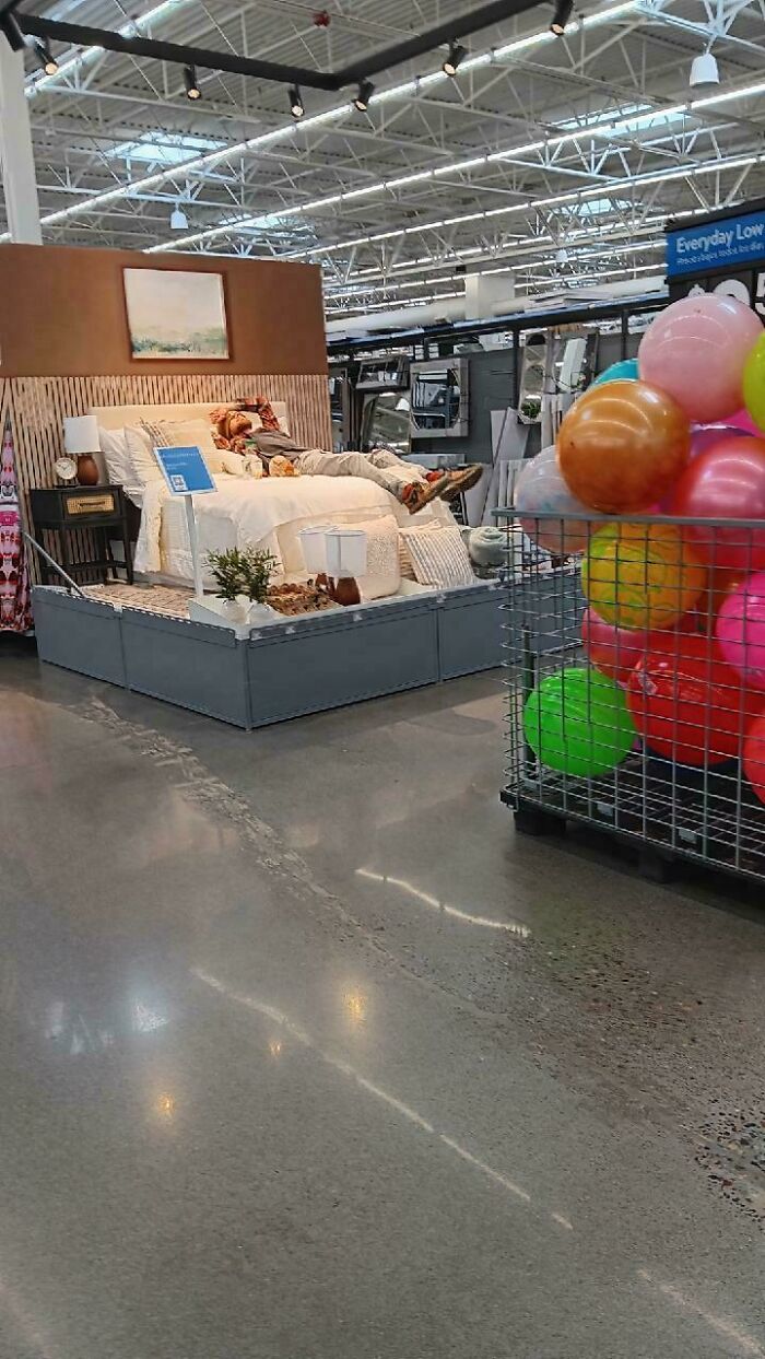 135 Of The Wildest “People Of Walmart” Pics To Prove That It&#8217;s A Place Like Nowhere Else (New Pics)