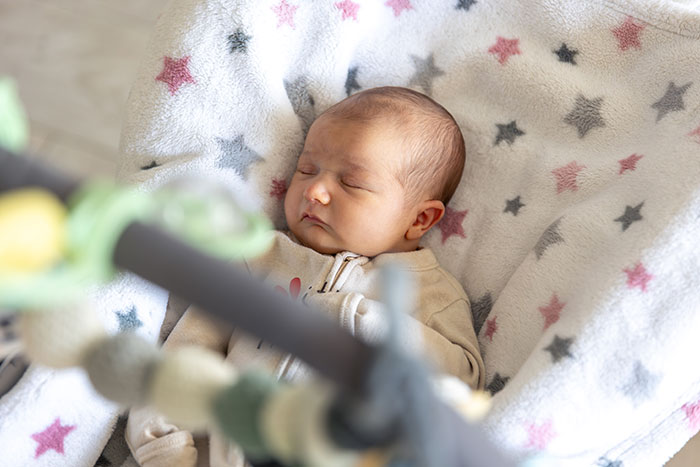 Burnt-Out Wife Asks Husband To Feed The Baby Once A Night, Furious He Can’t Even Manage That Burnt-Out Wife Asks Husband To Feed The Baby Once A Night, Furious He Can’t Even Manage That